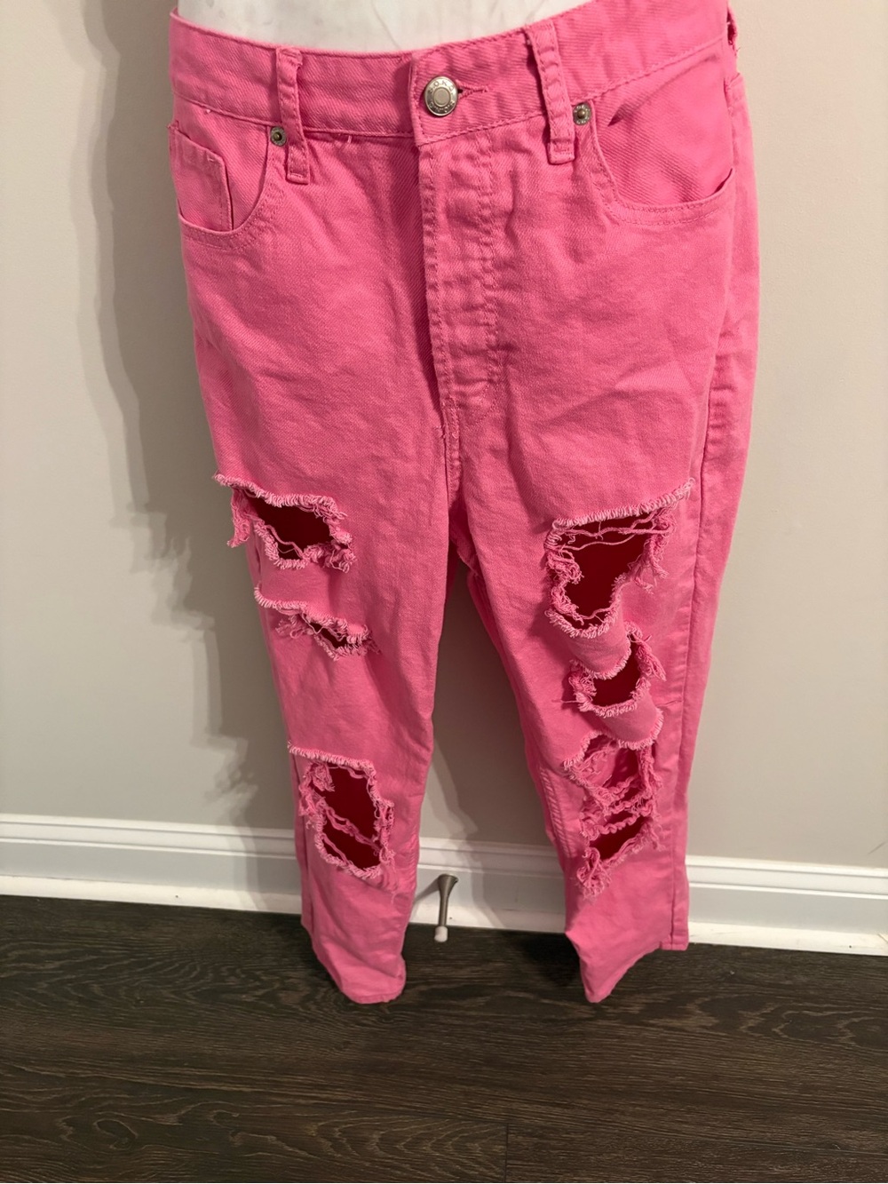 Women’s Pink Distressed Ankle Jeans